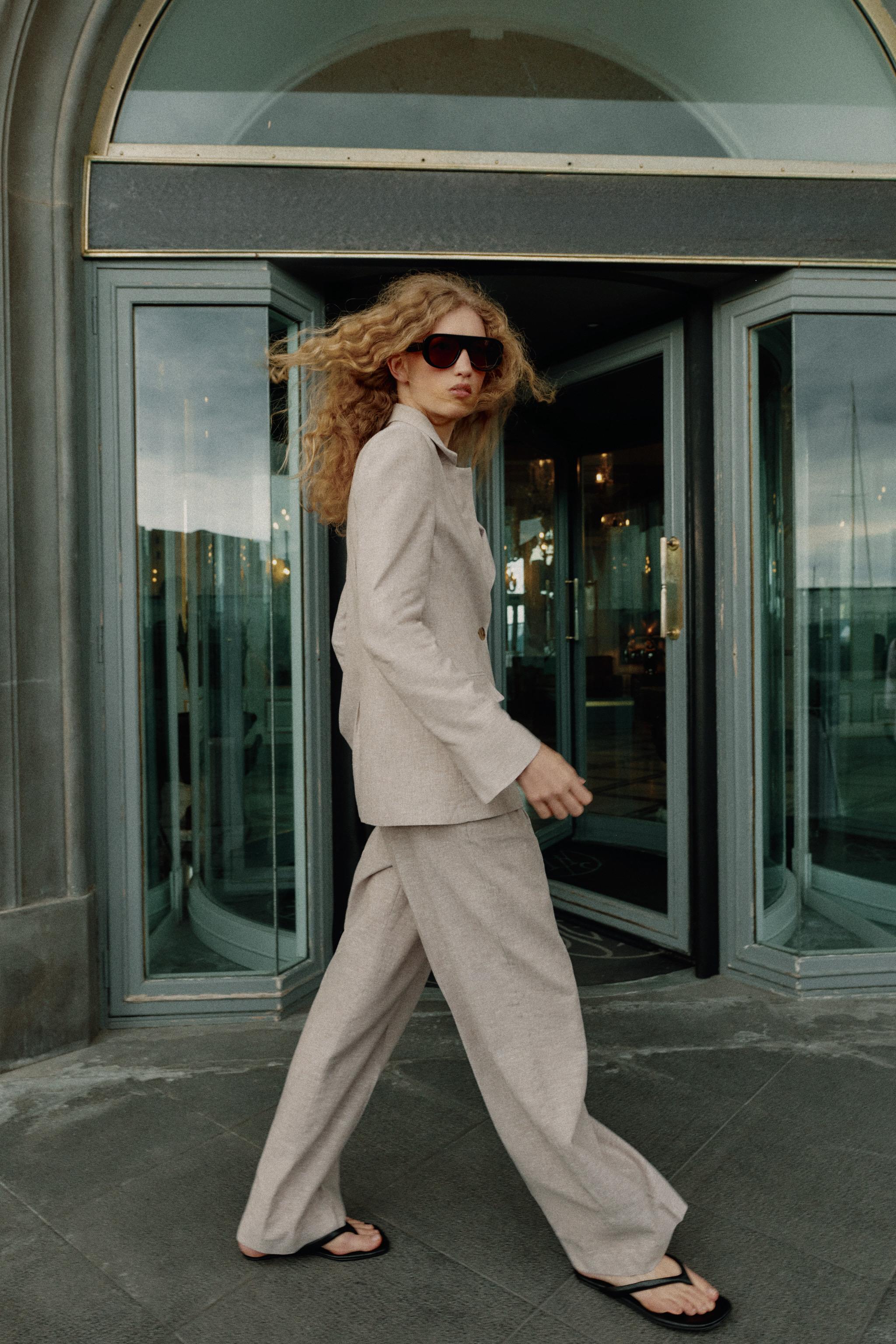 LINEN BLAZER WITH DARTS